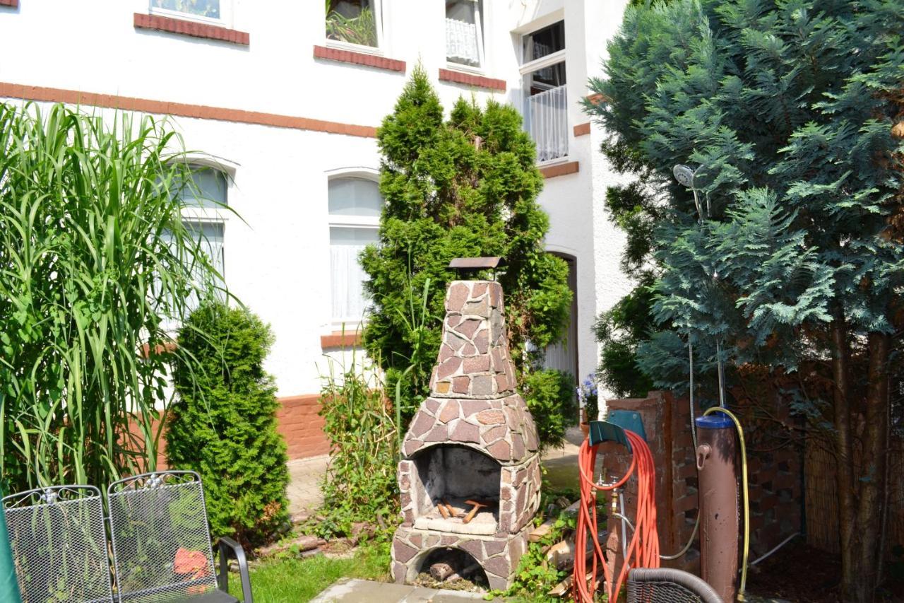 2-Raum Ferienwohnung In Connewitz ライプツィヒ エクステリア 写真